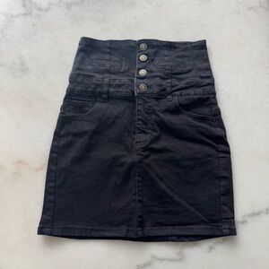 Chic Black Button-Detail Mini Skirt